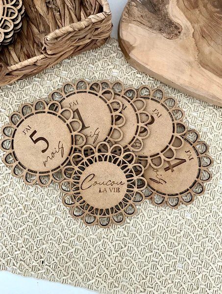 Cartes étapes bébé « Ma jolie marguerite » en bois - fleurs - tendance - neutre - grossesse - naissance - Première année bébé -