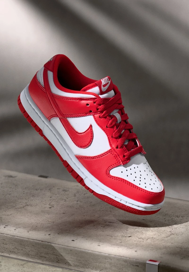 DUNK NEXT NATURE - Baskets basses - white/university red