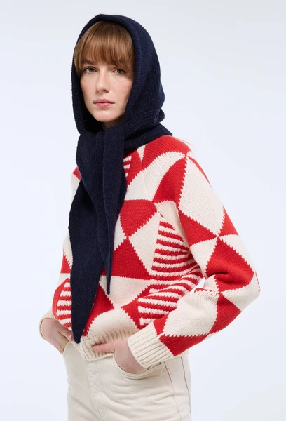 Echarpe à capuche contenant de la laine et de l'alpaga