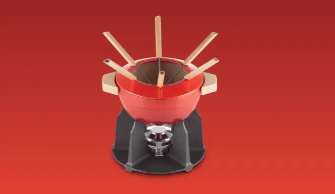 Service à fondue en fonte émaillée avec manche en bois