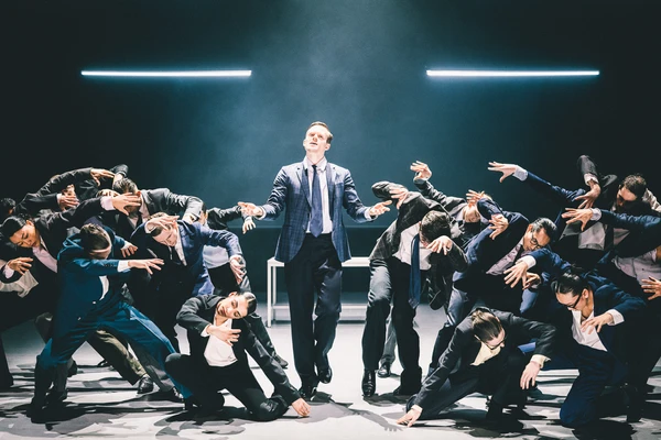 Figures in Extinction Nederlands Dans Theater (NDT1) & Complicité – Crystal Pite & Simon McBurney | Théâtre de chaillot