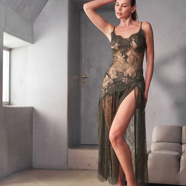 MARJOLAINE Brooke Nuisette longue L'Heure Venue en dentelle