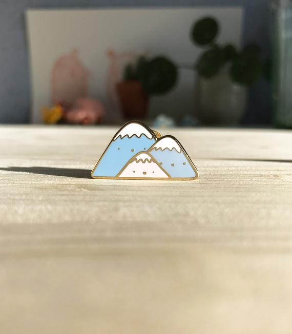 PINS EMAILLE- Montagnes Pastel Kawaii - Broche pins mignon - Pins Montagnes