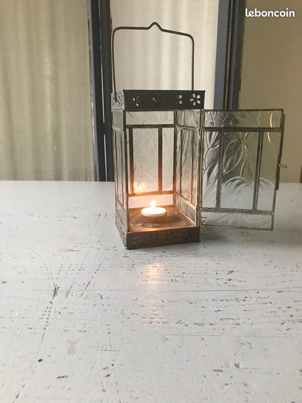 Lanterne fer et verre travaillé