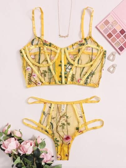 Ensemble de lingerie en tulle brodé à armature