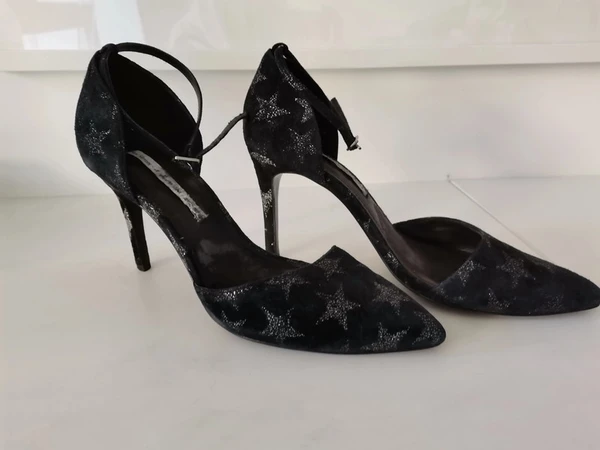 Zwarte & other stories pump maat 39 hak 9.5 cms