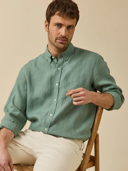 Chemise en lin homme coupe contemporaine