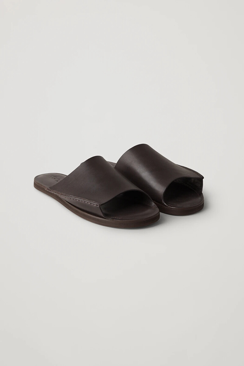 LEATHER SLIDERS
