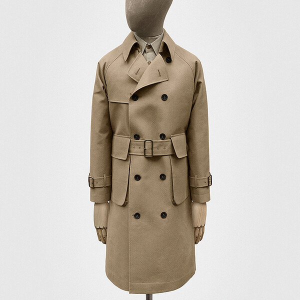 Trench coat in weatherproof ripstop in sand — S.E.H Kelly