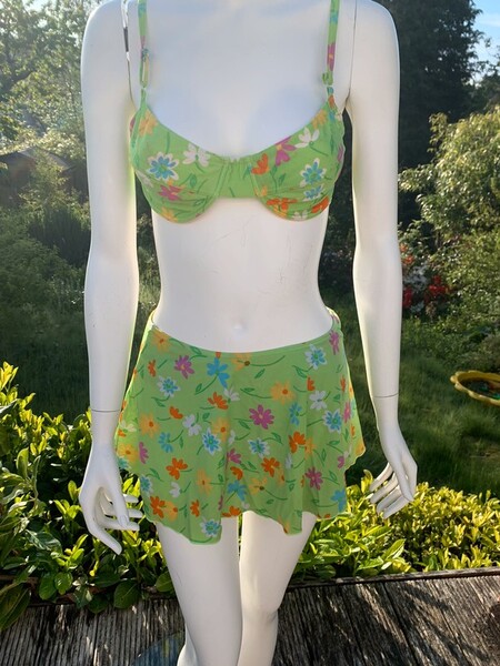 Bikini vert fleuries