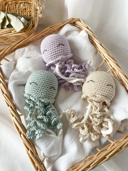 Hochet méduse au crochet - Hochet pieuvre - Cadeau de naissance original - Décoration chambre enfant