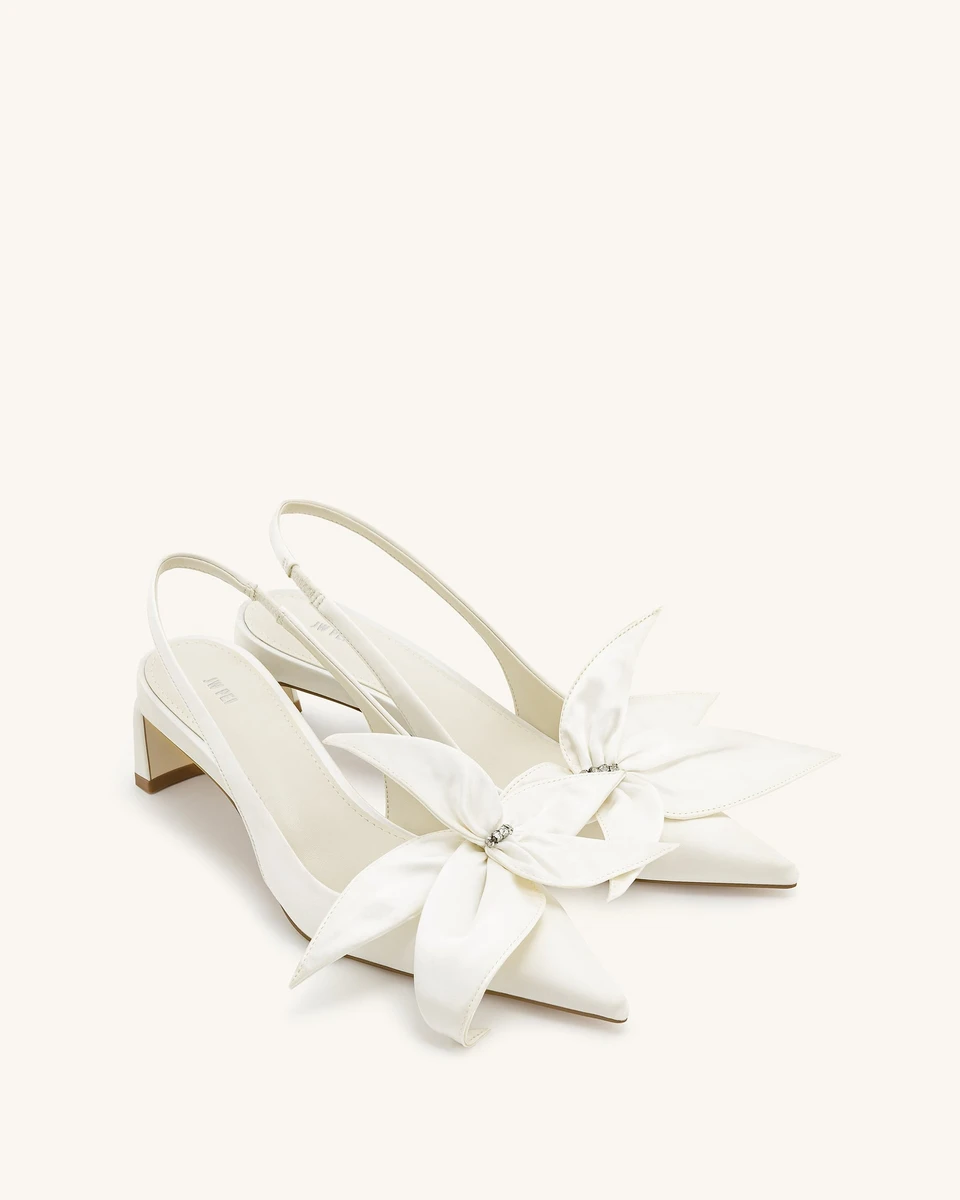 Escarpins à bride arrière Queena avec appliques florales - Blanc ivoire