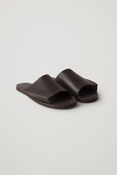 LEATHER SLIDERS - Dark brown - Shoes - COS FR