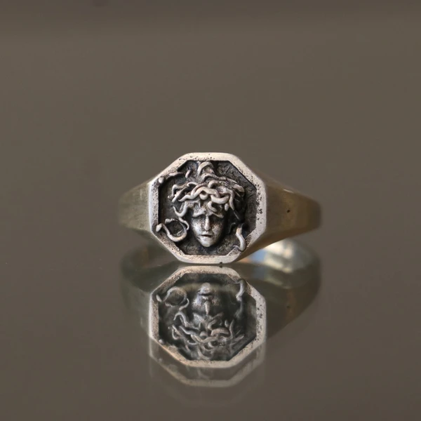 Minimal Medusa 925 Silver Ring, Men Minimal Ring, Medusa Silver Ring, Sterling Silver Medusa Engraved Signet Mens Ring Handmade Vintage Ring