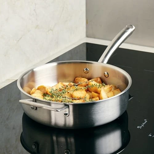 KAMBERG - Sauteuse Ø24 cm en Acier Inoxydable 18/10 Triply - Sans PFAS - Couvercle inclus - Tous feux dont induction et four - 0008278, Gris