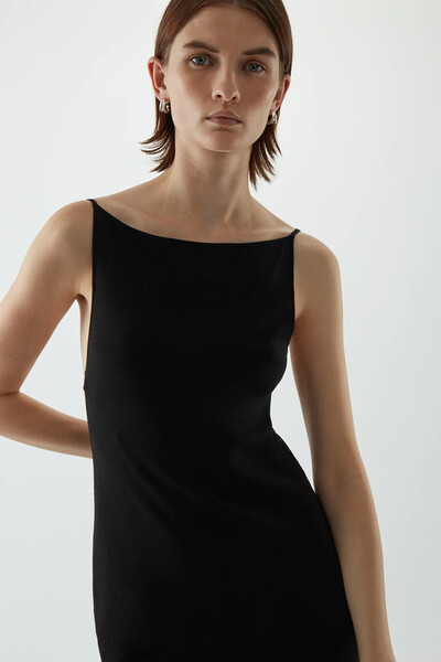 BACKLESS KNITTED SLIP DRESS
