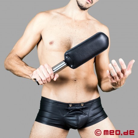 Tapette en cuir rembourré avec manche en inox