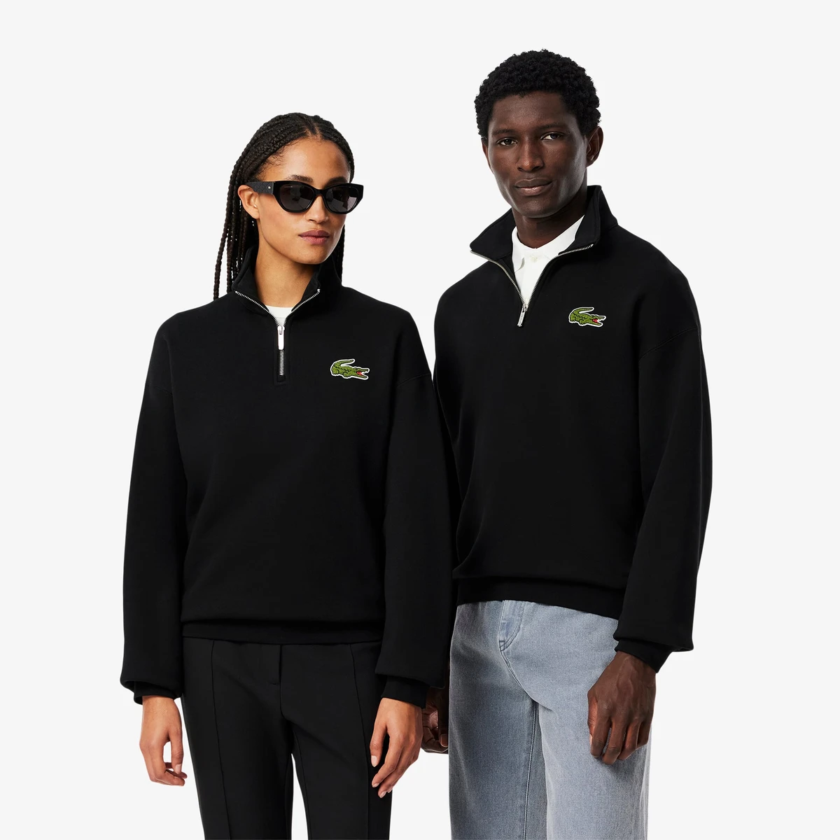 Sweatshirt col zippé loose fit avec badge