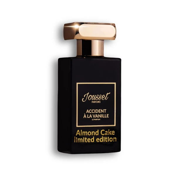 Accident À La Vanille Almond Cake