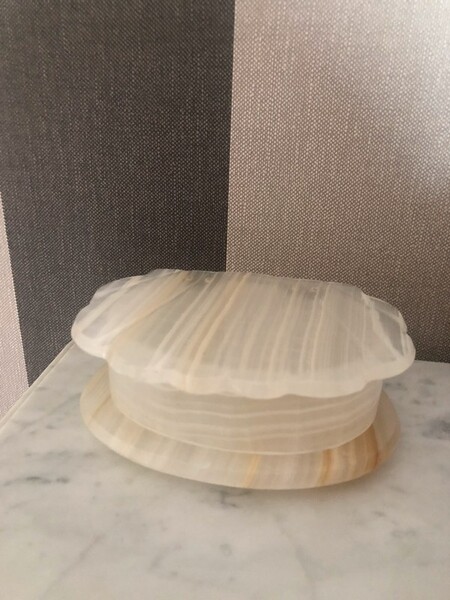 Jolie boîte marbre