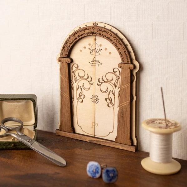 Miniature door wall decoration mini mouse hole Moria Lord of the Rings dwarf cute heroic fantasy fairy imaginary fantastic geek