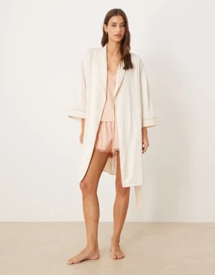 Chelsea Peers - Peignoir de mariée en satin bordé de dentelle - Blanc