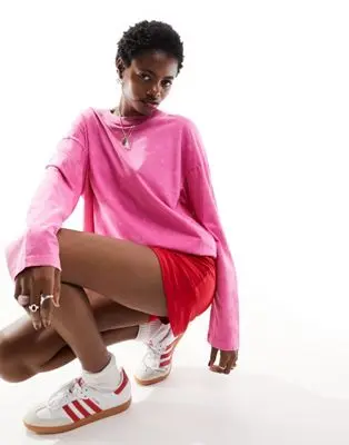 Monki - T-shirt oversize à manches longues - Rose