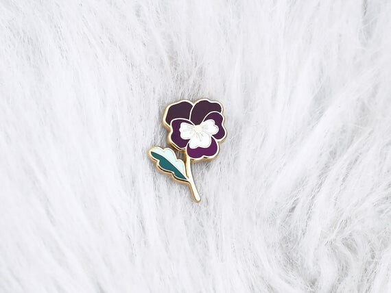 Pin&#39;s fleur pensée sauvage - pin&#39;s émaillé nature - broche fleur - pin&#39;s métal émail et or - doré - accessoire et cadeau femme