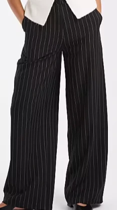 ASOS DESIGN - Pantalon décontracté coupe droite ajustée à fines rayures - Noir
