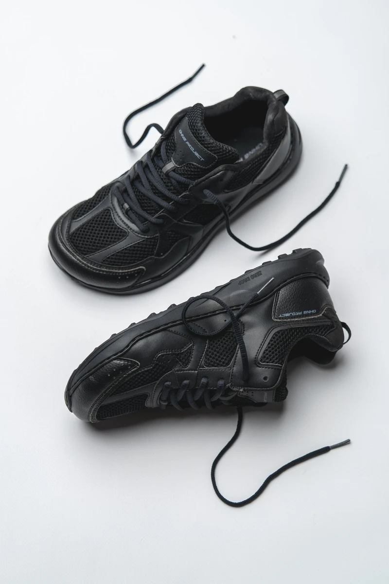 Barefoot Sneaker Retro Run Triple Black | OHNE PROJECT
