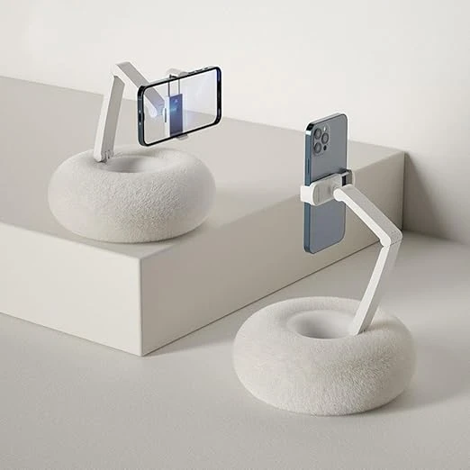 ZIRYXQ Oreiller pour téléphone portable, tablette, PC, support rotatif en direct, lit de bureau, drame, support universel en peluche avec accessoires collation pour les genoux dans le lit, support de