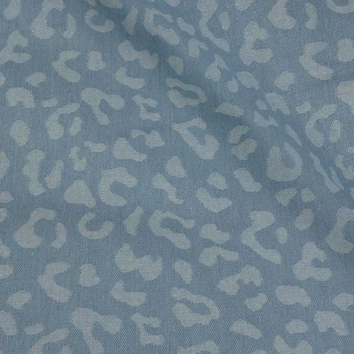 Tissu denim jacquard léopard – bleu ciel | Tendance, souple et structuré