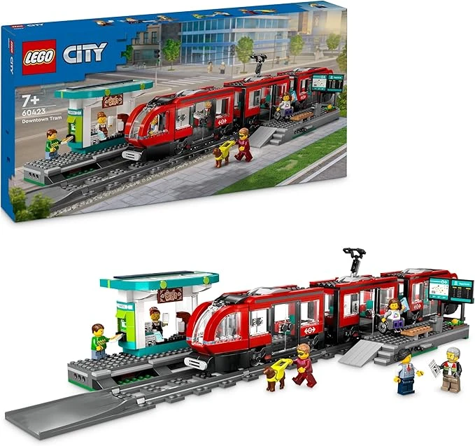LEGO City Le Tramway et la Station du Centre-ville - Véhicules pour Enfants Garçons et Filles dès 7 Ans, Idée Cadeau d'Anniversaire pour les Fans de Transport - 6 Minifigurines et un Chien-guide 60423
