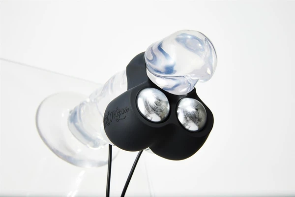 Hot Octopuss Jett, Vibrating Cock Shaft Ring