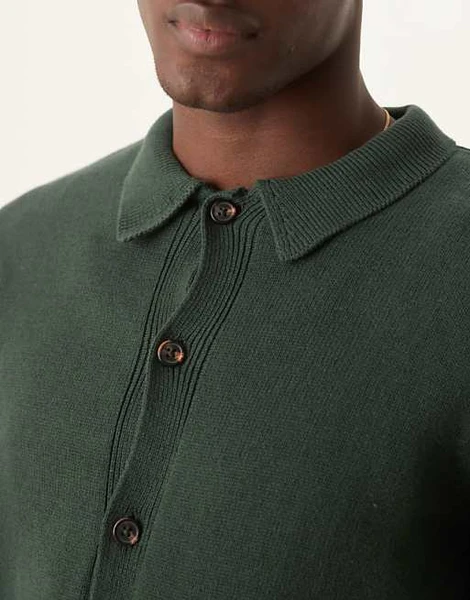 ASOS DESIGN - Gilet boutonné en maille d'épaisseur moyenne - Vert foncé