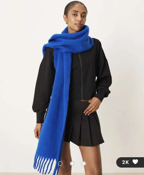 ASOS DESIGN - Écharpe tissée duveteuse à franges - Bleu de cobalt