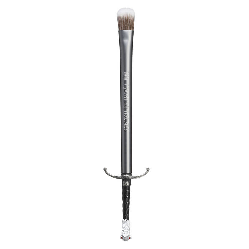Jon Snow’s Longclaw Large Eyeshadow Brush - Urban Decay | Game Of Thrones - Urban Decay | Votre wishlist sur Listy