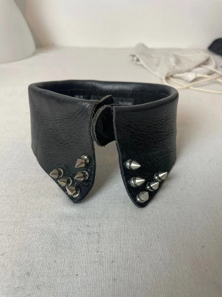 Col cuir et clous Asos