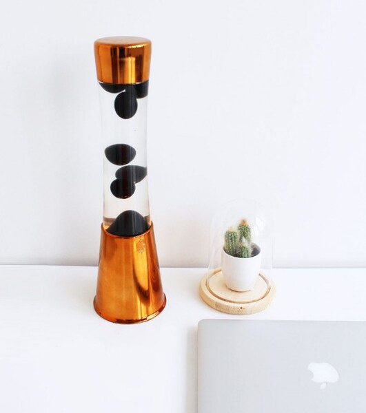 Lampe à lave - noir et cuivre