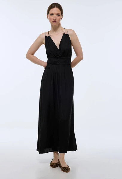 Robe midi satinée élastiquée taille