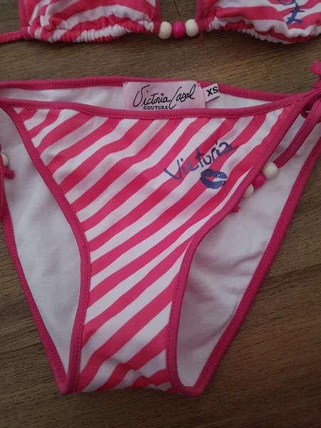 Maillot bain Hello Kitty Victoria  couture taille XS