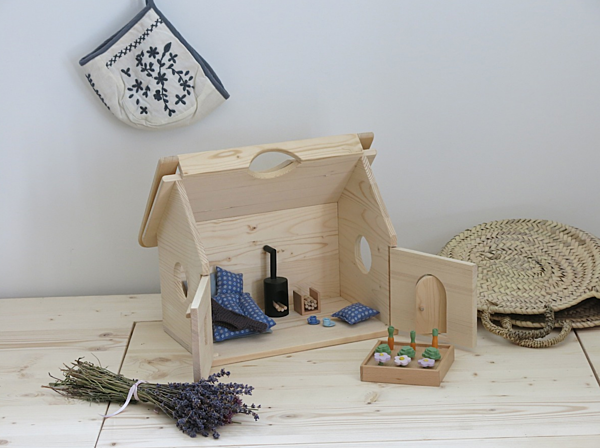 LA CABANE AU FOND DES BOIS