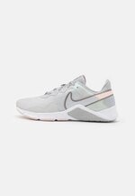 LEGEND ESSENTIAL 2 - Chaussures d'entraînement et de fitness - grey fog/metallic pewter/pale coral/white