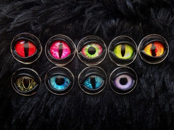 Badge pin's mauvais oeil, pin's oeil de dragon, broche mauvais oeil, accessoires goth, horreur - Shop-decadenza