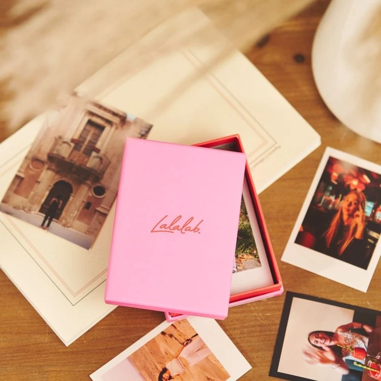 2 Mini Box - 25 Photos