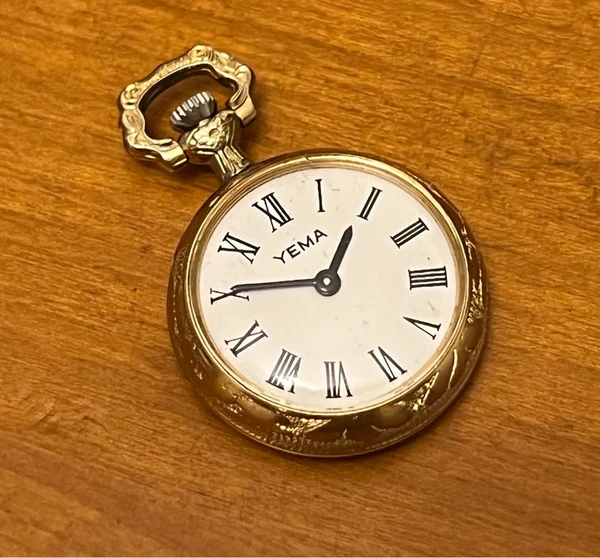 Vintage Lady small watch YEMA pendant necklace