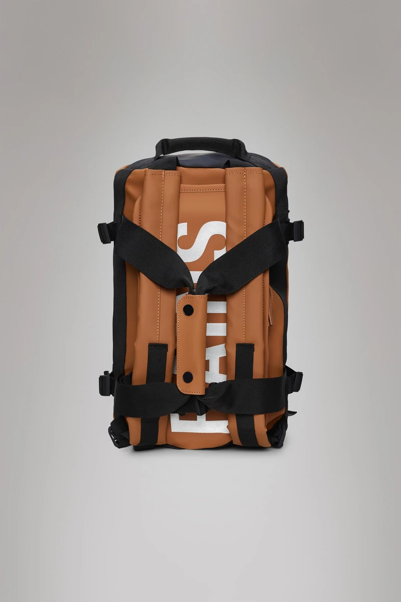 Rains® Texel Duffel Bag Mini en Rust pour 120€ | Livraison Gratuite