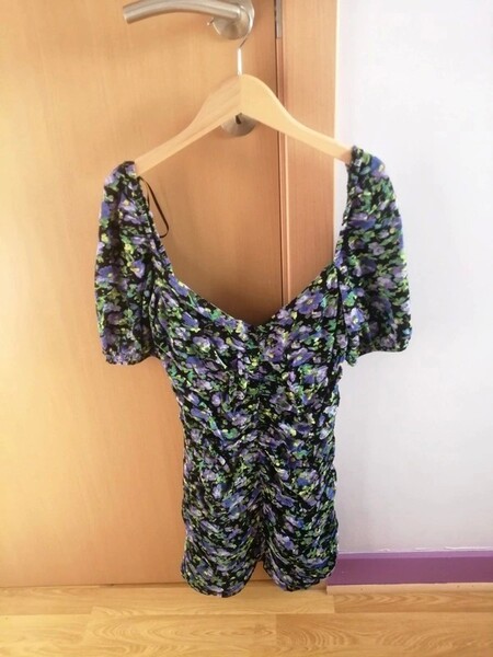 Robe fleurie à fronces stradivarius TAILLE M