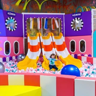 Plaine de jeux intérieure Komini à Waterloo