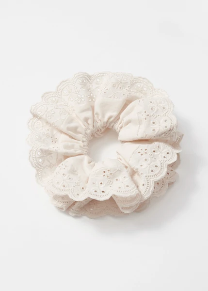 Chouchou à broderie anglaise